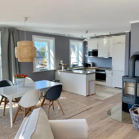 Reethus Linda Groß Schwansee